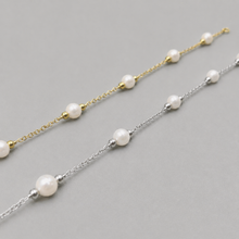 Load image into Gallery viewer, Dainty 18K gold plated freshwater pearl bracelet from Luxe Treasures, minimalist wedding jewelry with a delicate design.