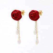 Load image into Gallery viewer, Wedding jewelry set with pearl earrings and rose gold necklace