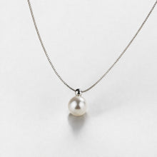 Load image into Gallery viewer, Minimalist freshwater shell pearl necklace in 925 sterling silver, featuring a delicate Luxe Treasures jewelry design.