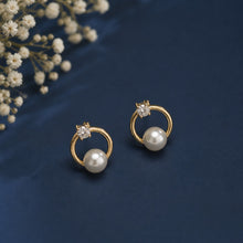 Load image into Gallery viewer, Gold circle dangle earrings with CZ stones and pearls, French style jewelry by Luxe Treasures.