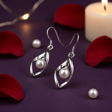 Load image into Gallery viewer, Pearl dangle earrings silver with freshwater pearls and sterling silver